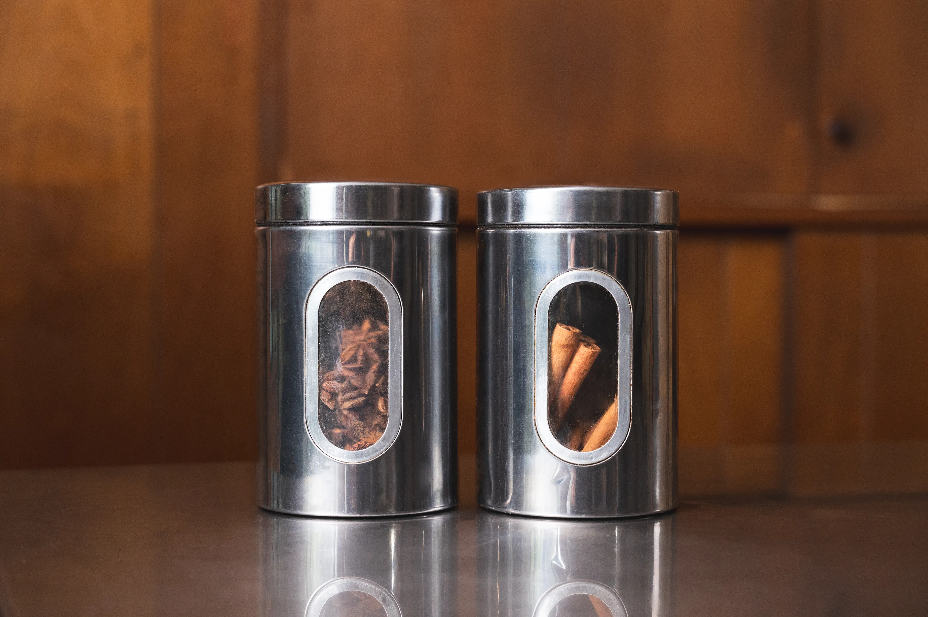 スターアニスやシナモンなどの常備スパイス